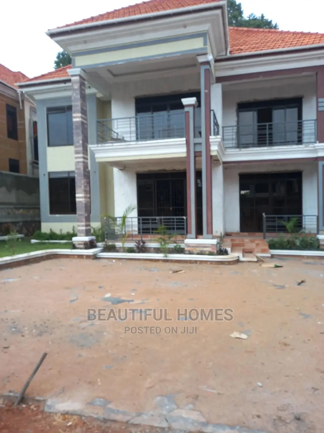 Furnished 6bdrm Duplex in Kisaasi, Central Division for Sale in Central Division