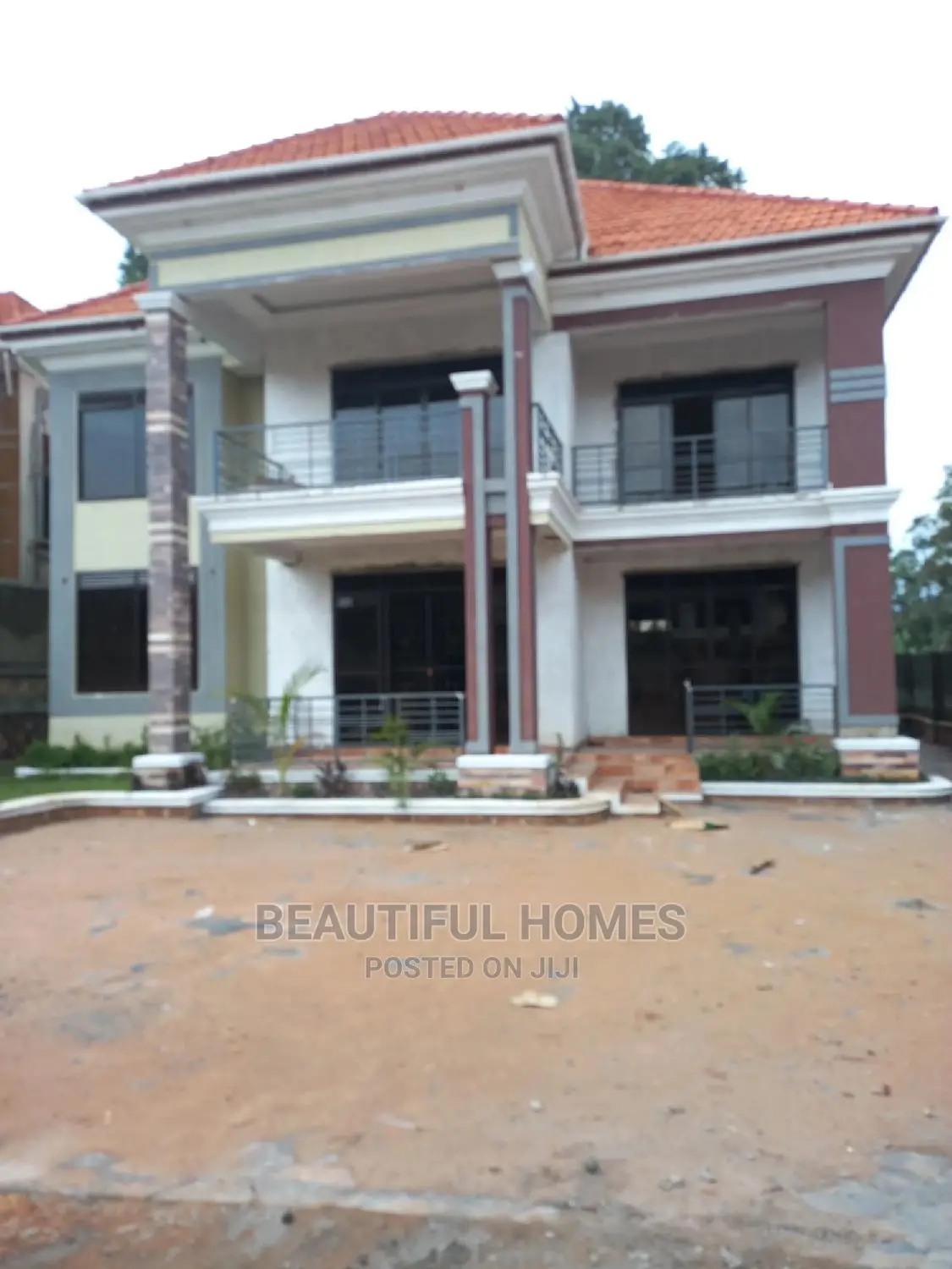 Furnished 6bdrm Duplex in Kisaasi, Central Division for Sale in Central Division