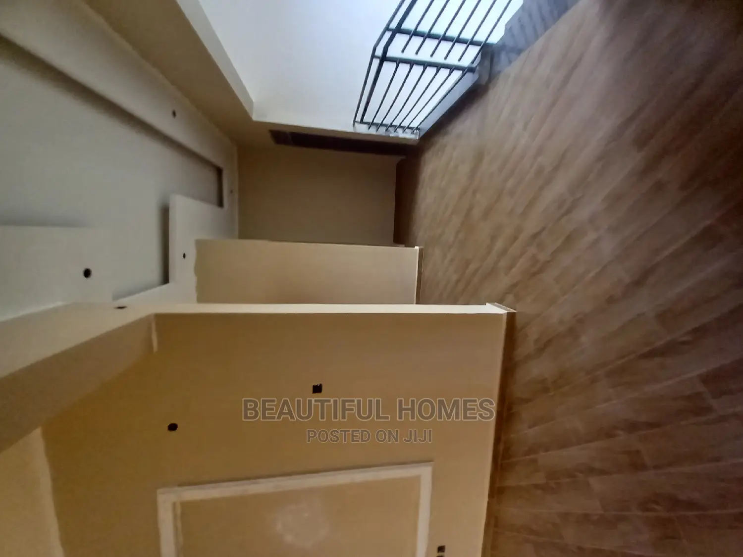 Furnished 6bdrm Mansion in Kisaasi Rich, Central Division for Sale in Central Division