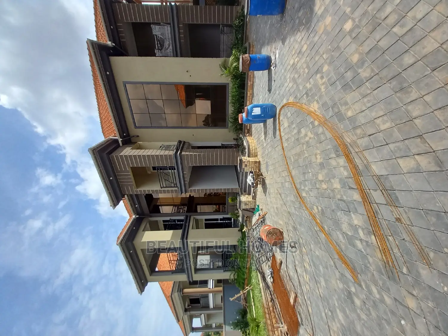 Furnished 6bdrm Duplex in Kisaasi, Central Division for Sale in Central Division