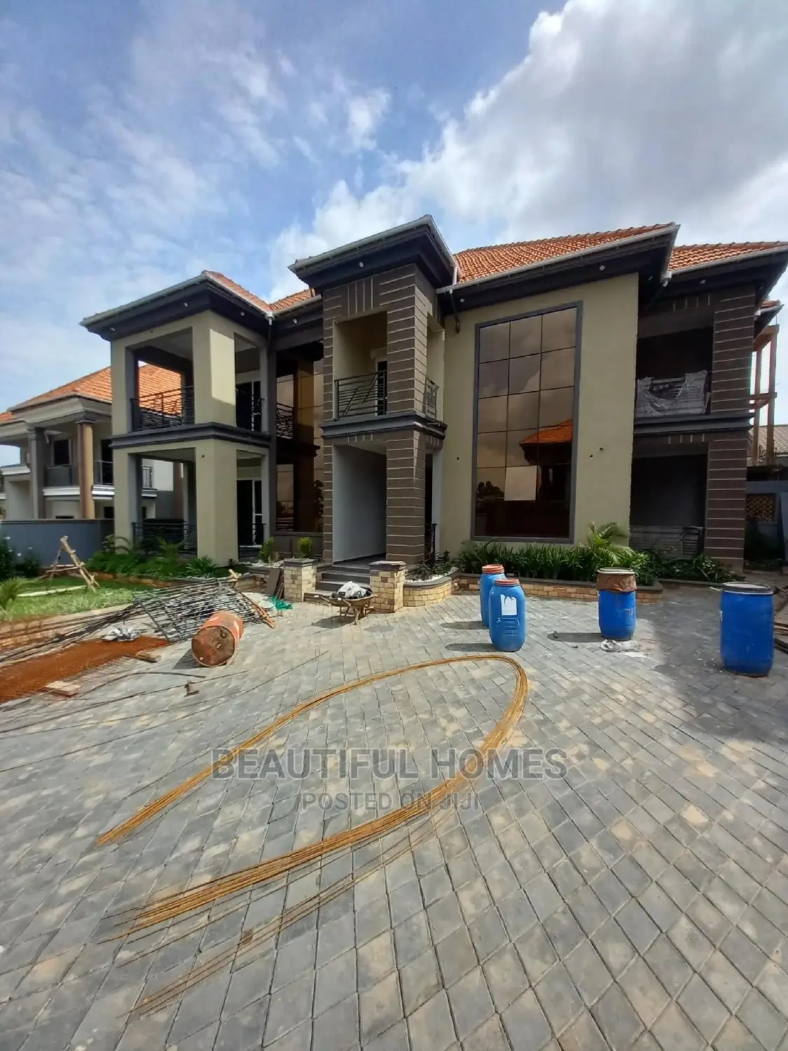 Furnished 6bdrm Duplex in Kisaasi, Central Division for Sale in Central Division