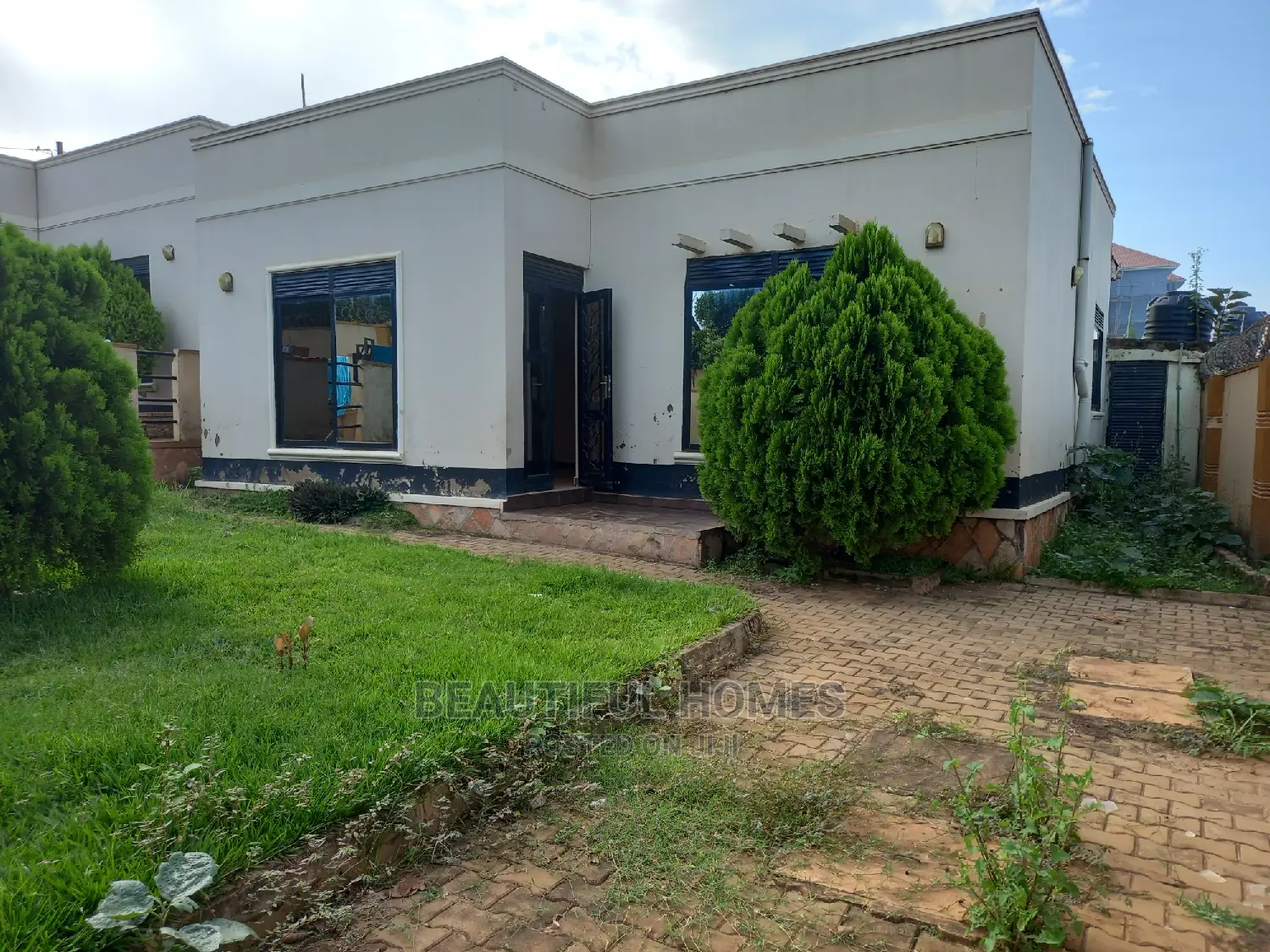 Furnished 3bdrm Villa in Kira for Sale in Kira