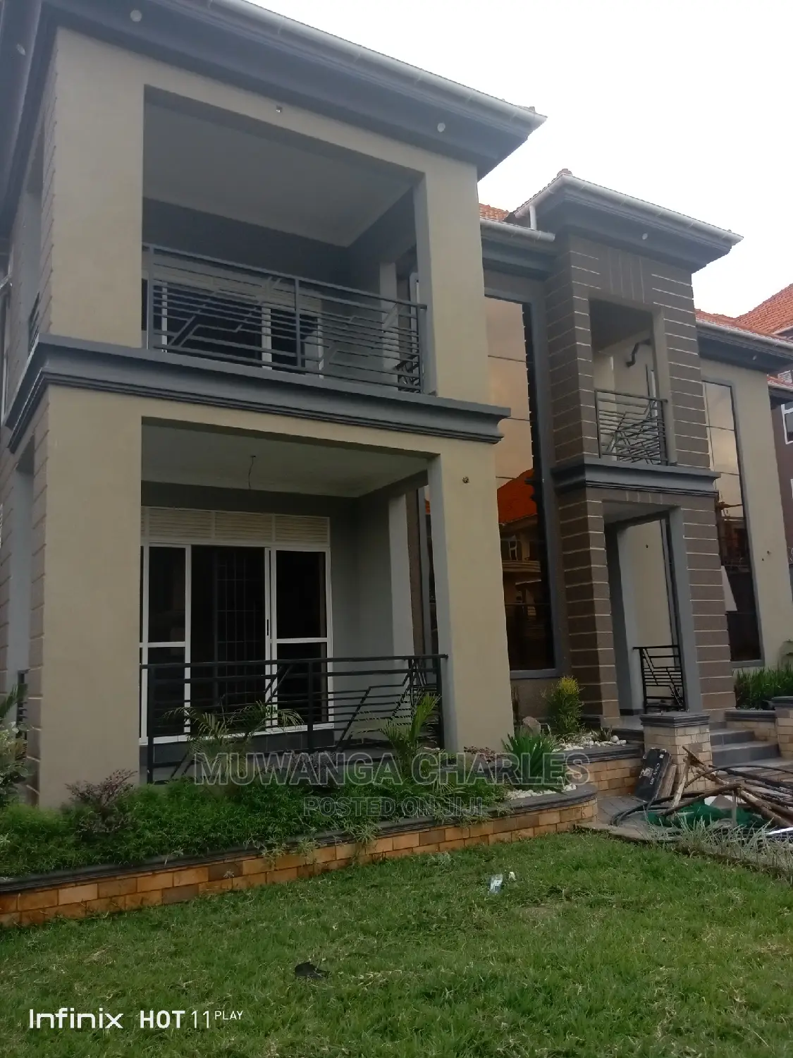 6bdrm Duplex in Fs Properties Ltd, Central Division for Sale in Central Division