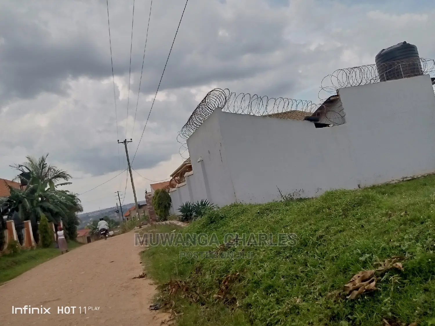 100by50ft Plot of Land for Sale in Kira Shimon in Central Division