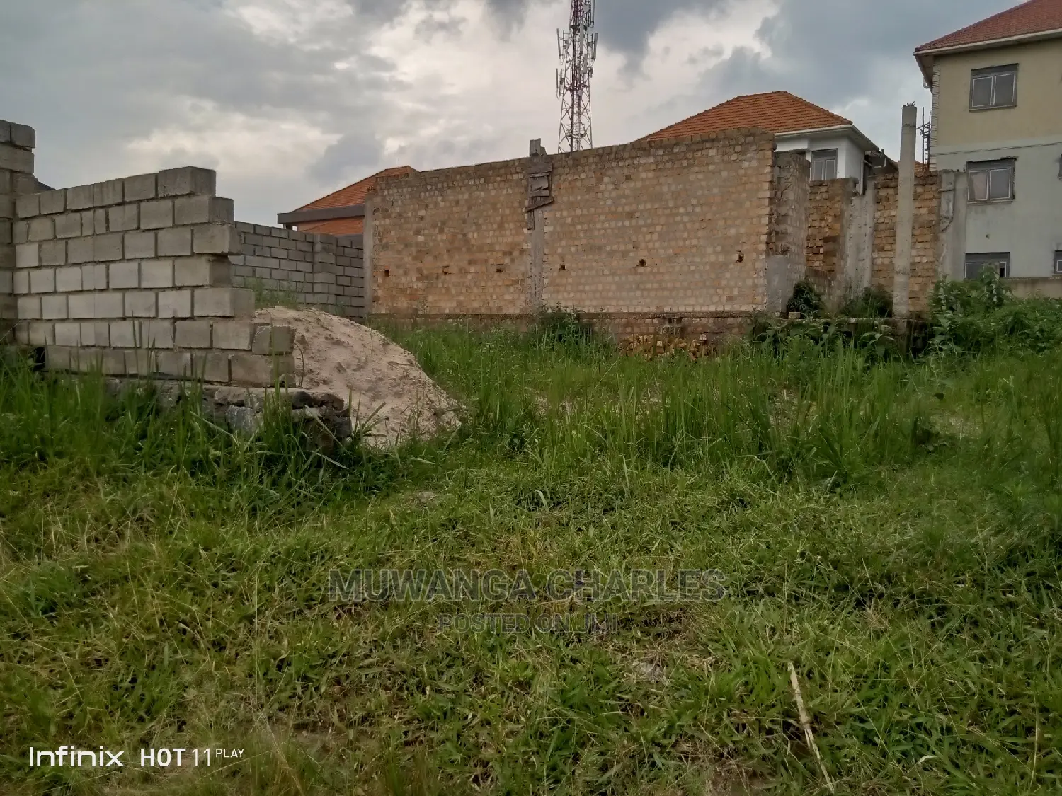 100by50ft Plot of Land for Sale in Kira Shimon in Central Division