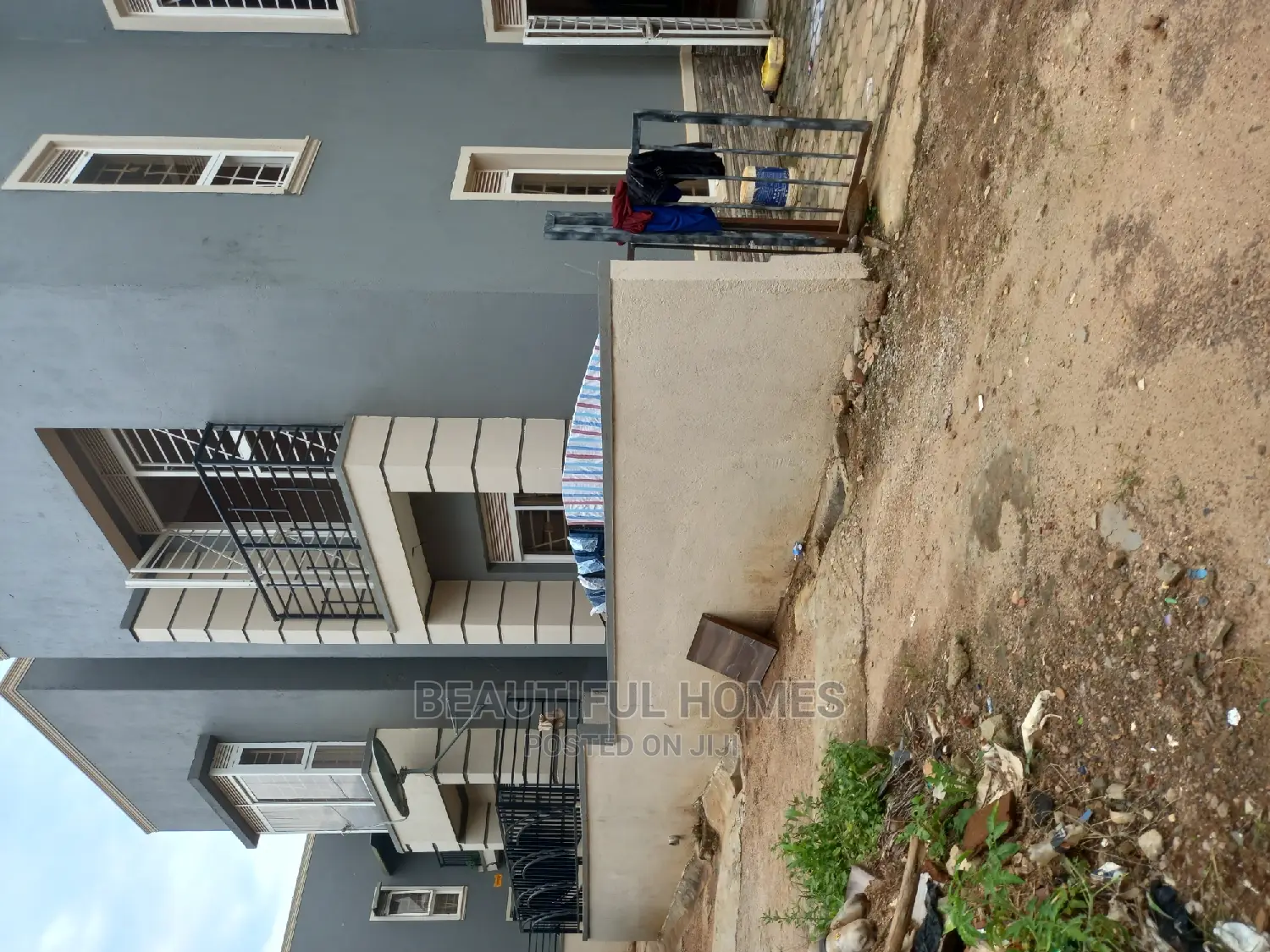 Furnished 4bdrm Duplex in Kira Tarmack for Sale in Kira