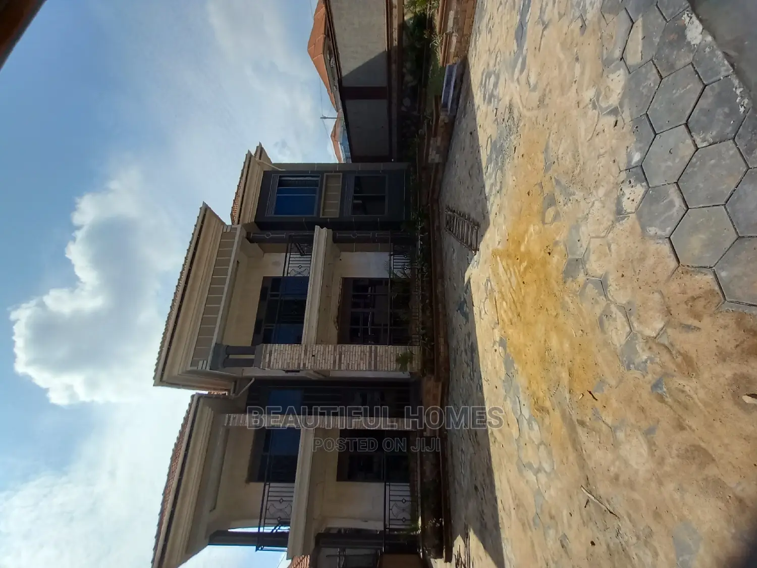 Furnished 6bdrm Mansion in Kisaasi Tarmack, Central Division for Sale in Central Division