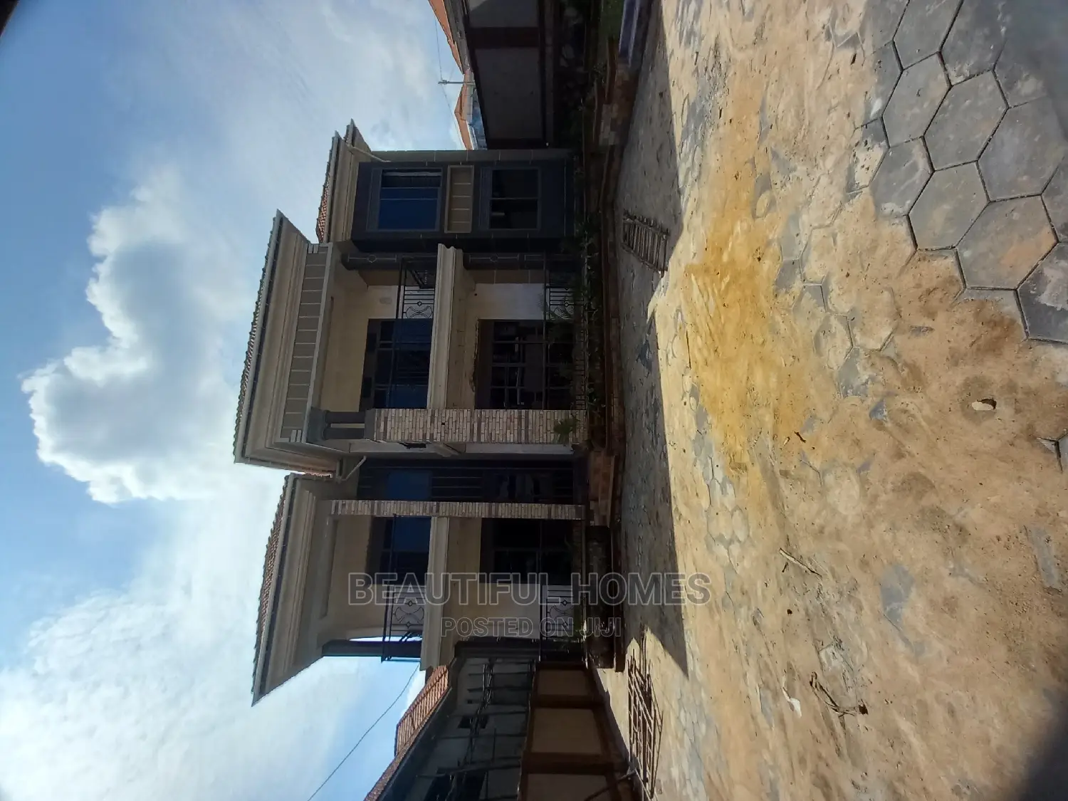 Furnished 6bdrm Mansion in Kisaasi Tarmack, Central Division for Sale in Central Division
