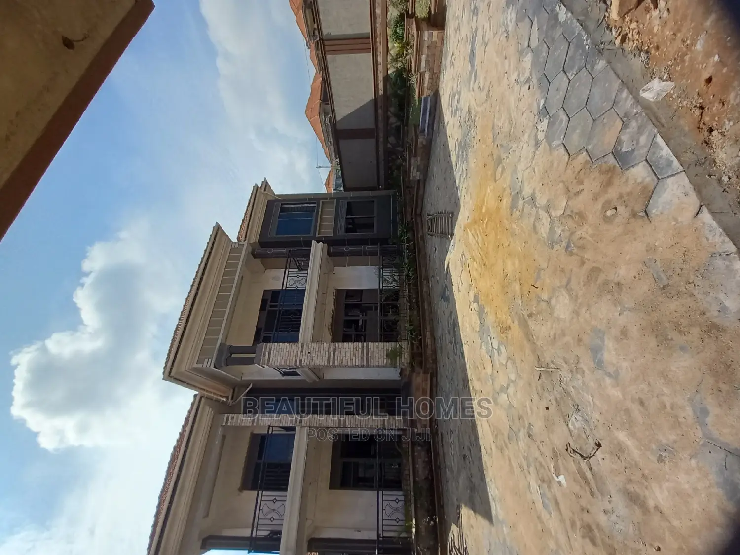 Furnished 6bdrm Mansion in Kisaasi Tarmack, Central Division for Sale in Central Division