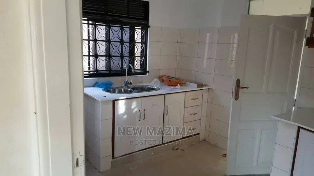 4bdrm Bungalow in Kitende, Division A for sale in Division A