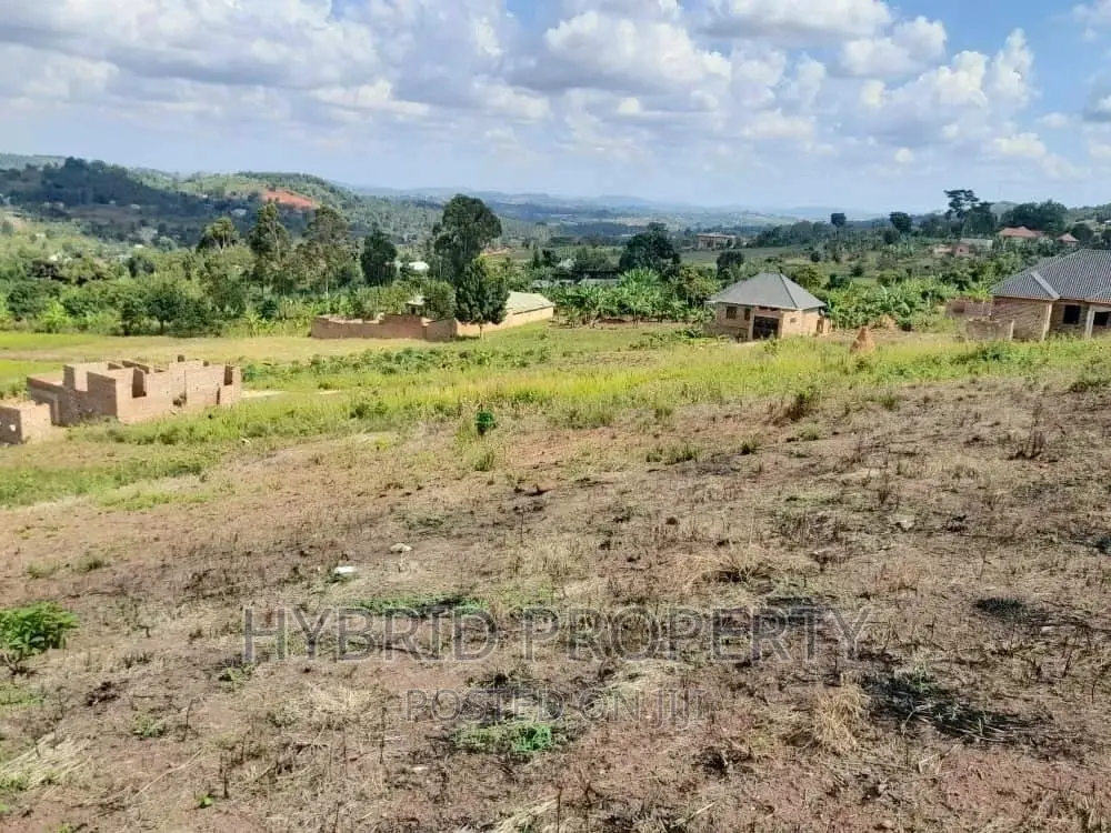 Prime Plots for Sale at Gayaza~Nkoowe [Wakiso]~Hoima Road. in Wakiso / Wakiso