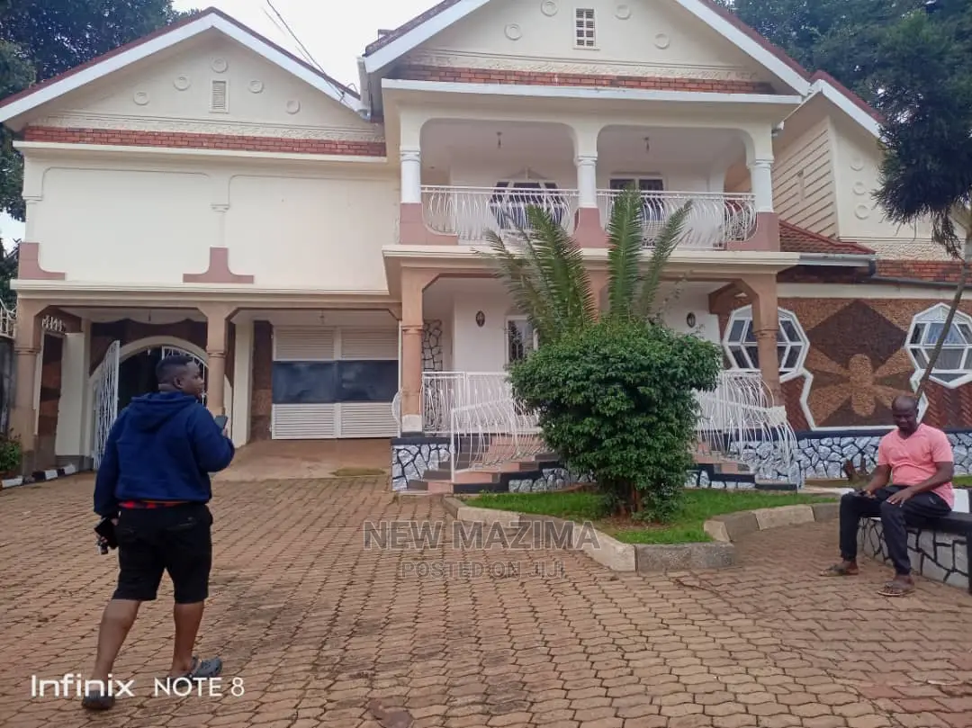 6bdrm Mansion in Najjanankumbi, Central Division for Rent in Central Division