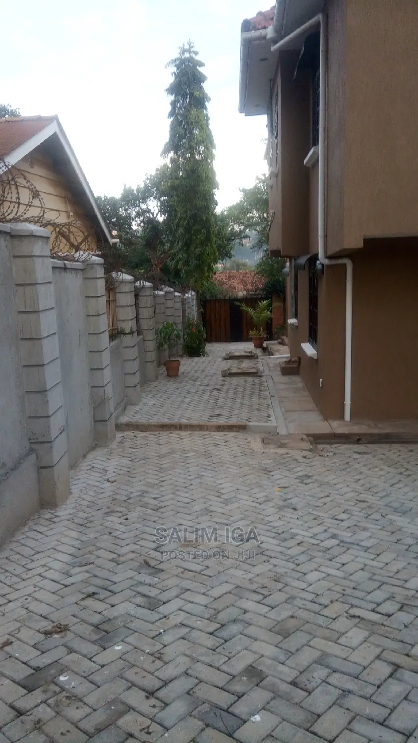 4bdrm Duplex in Kololo Property, Central Division for Rent in Central Division