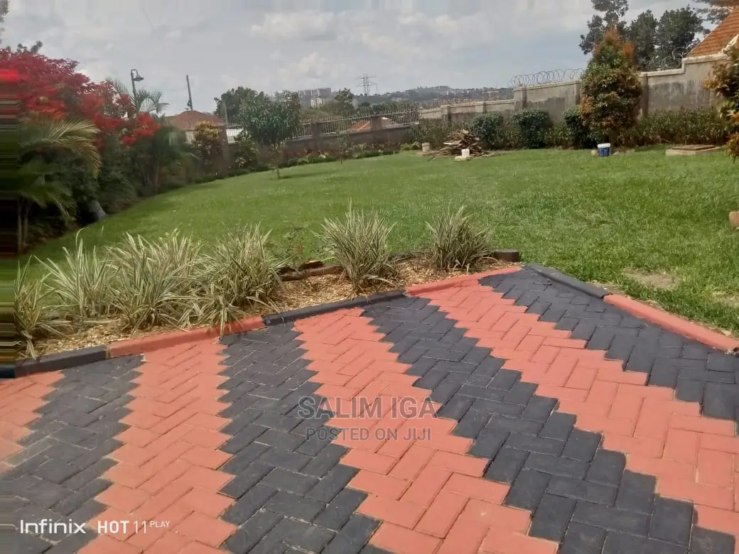 3bdrm Bungalow in Kololo Property, Central Division for Rent in Central Division