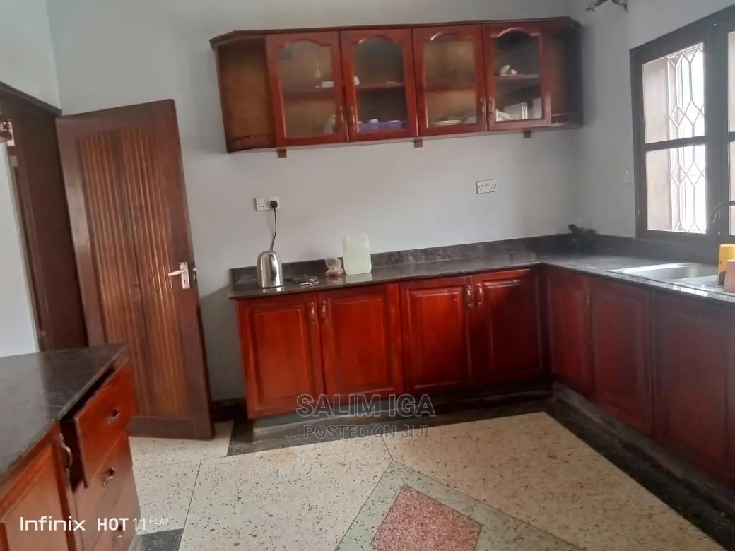 3bdrm Bungalow in Kololo Property, Central Division for Rent in Central Division