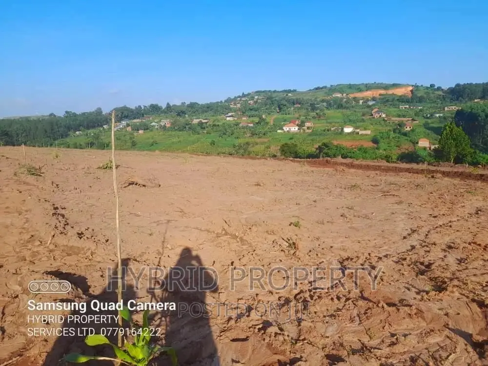 Prime Plots For Sale At Bugwanya~[Half-london]~Hoima Road II in Wakiso / Wakiso