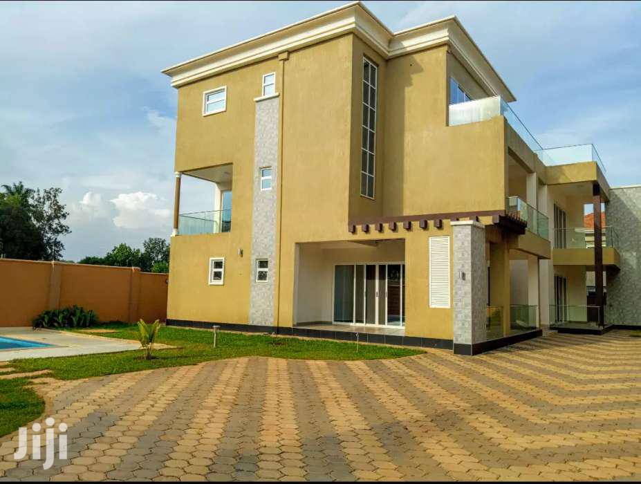 Munyonyyo Stunning Lake View House On Market in Kampala