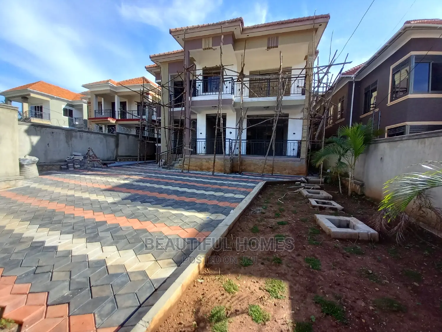 Furnished 6bdrm Duplex in Kiwatule, Central Division for Sale in Central Division