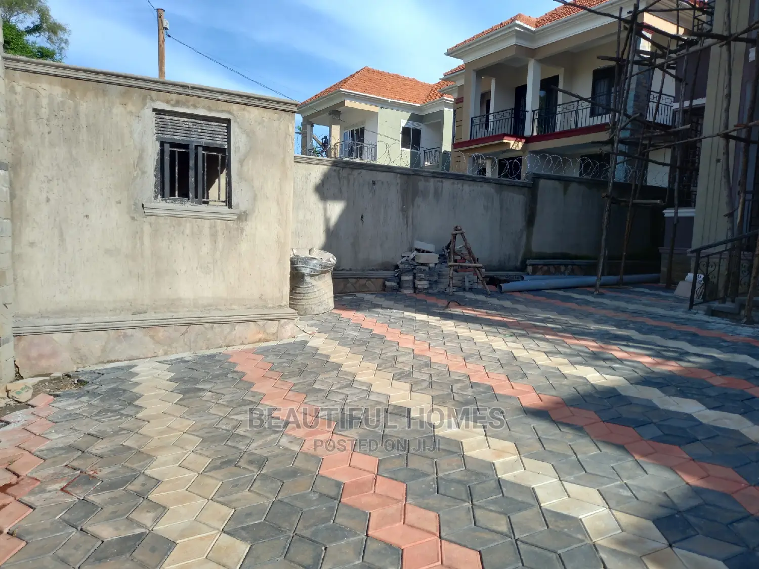 Furnished 6bdrm House in Kiwatule Posh, Central Division for Sale in Central Division