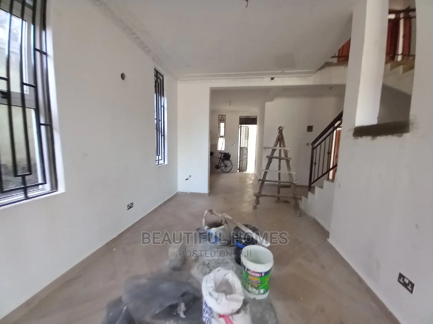 Furnished 6bdrm Mansion in Kiwatule First Class, Central Division in Central Division