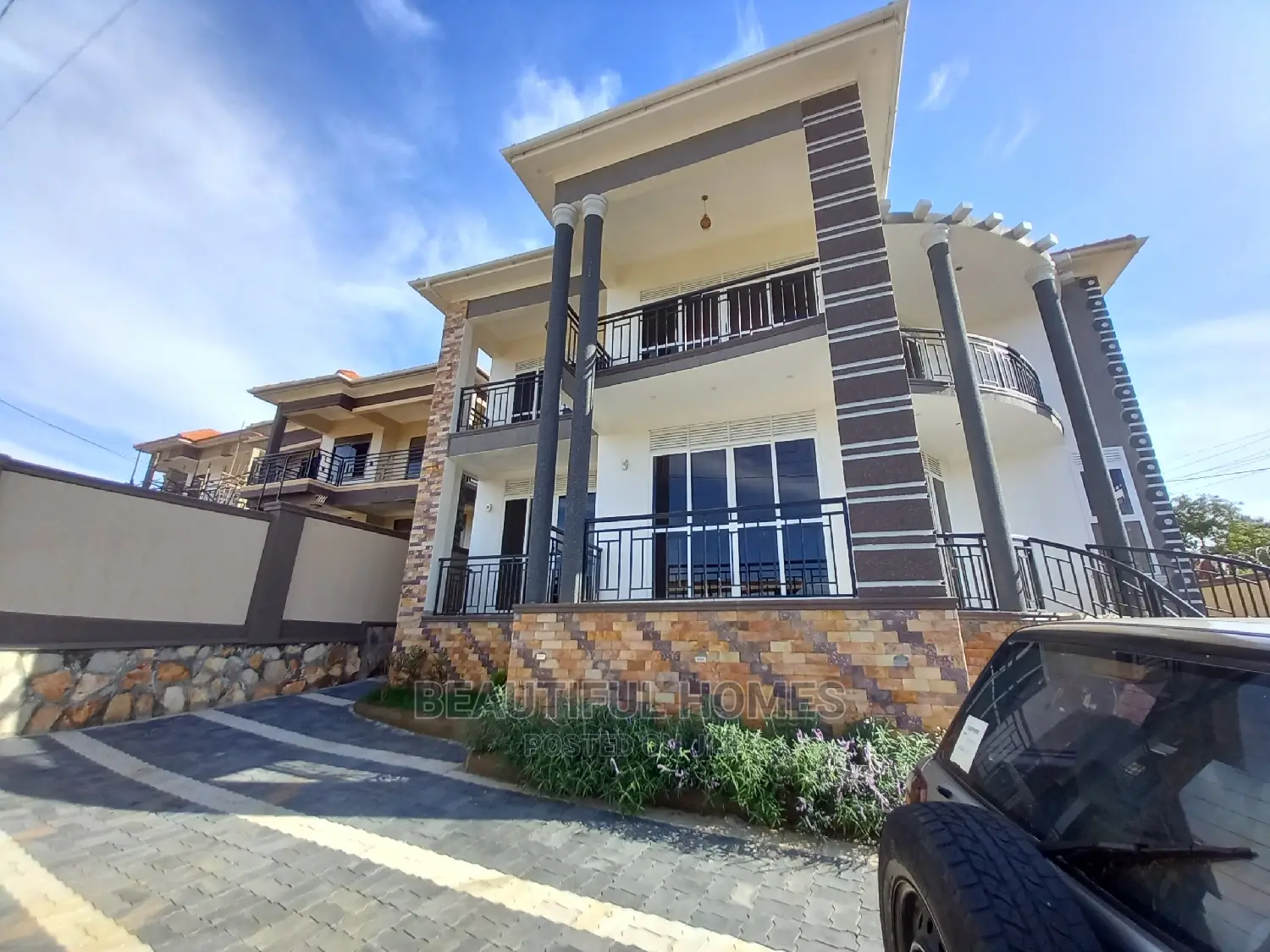 Furnished 6bdrm Duplex in Kiwatule, Central Division for Sale in Central Division