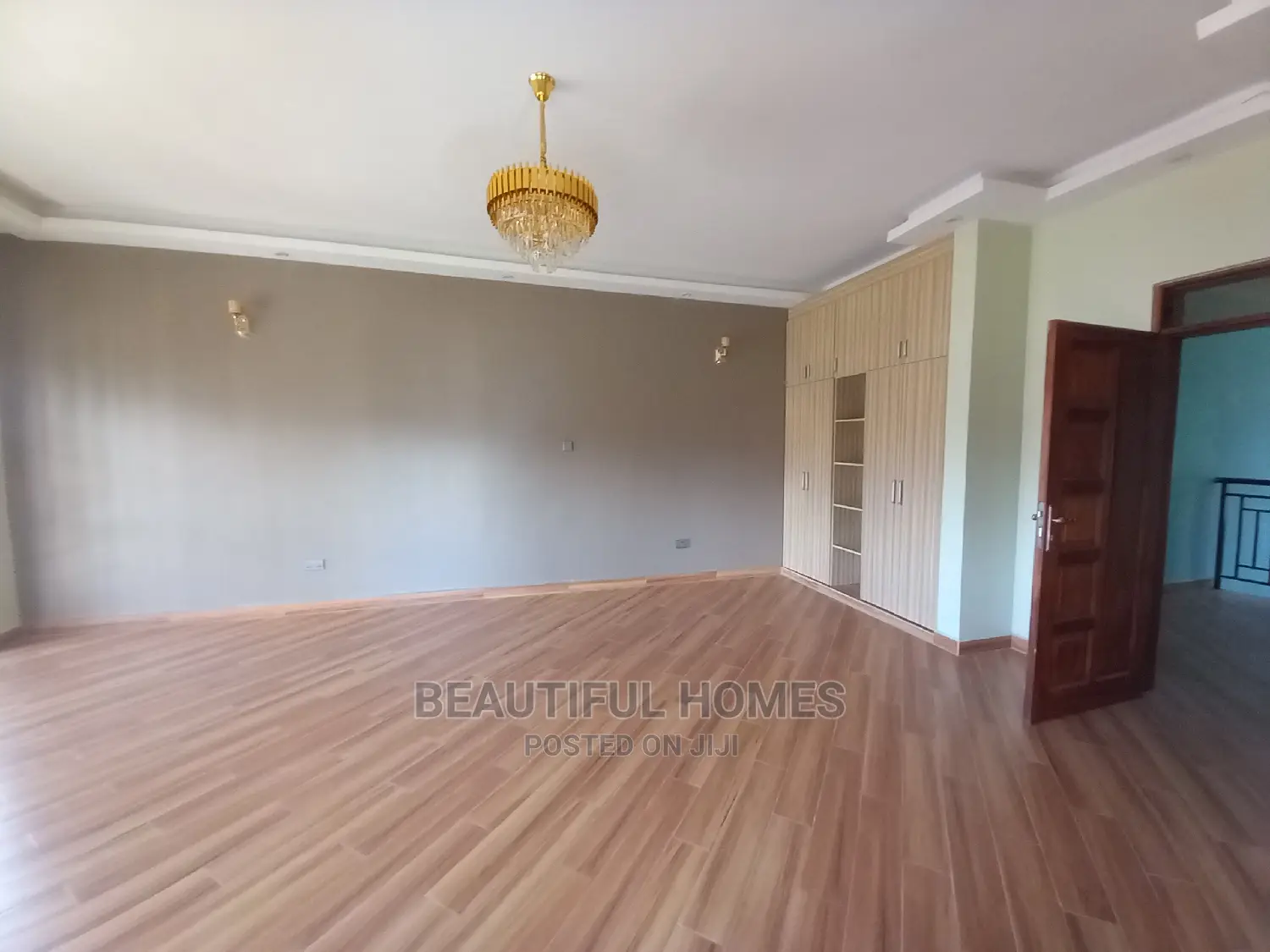 Furnished 6bdrm Duplex in Kiwatule, Central Division for Sale in Central Division