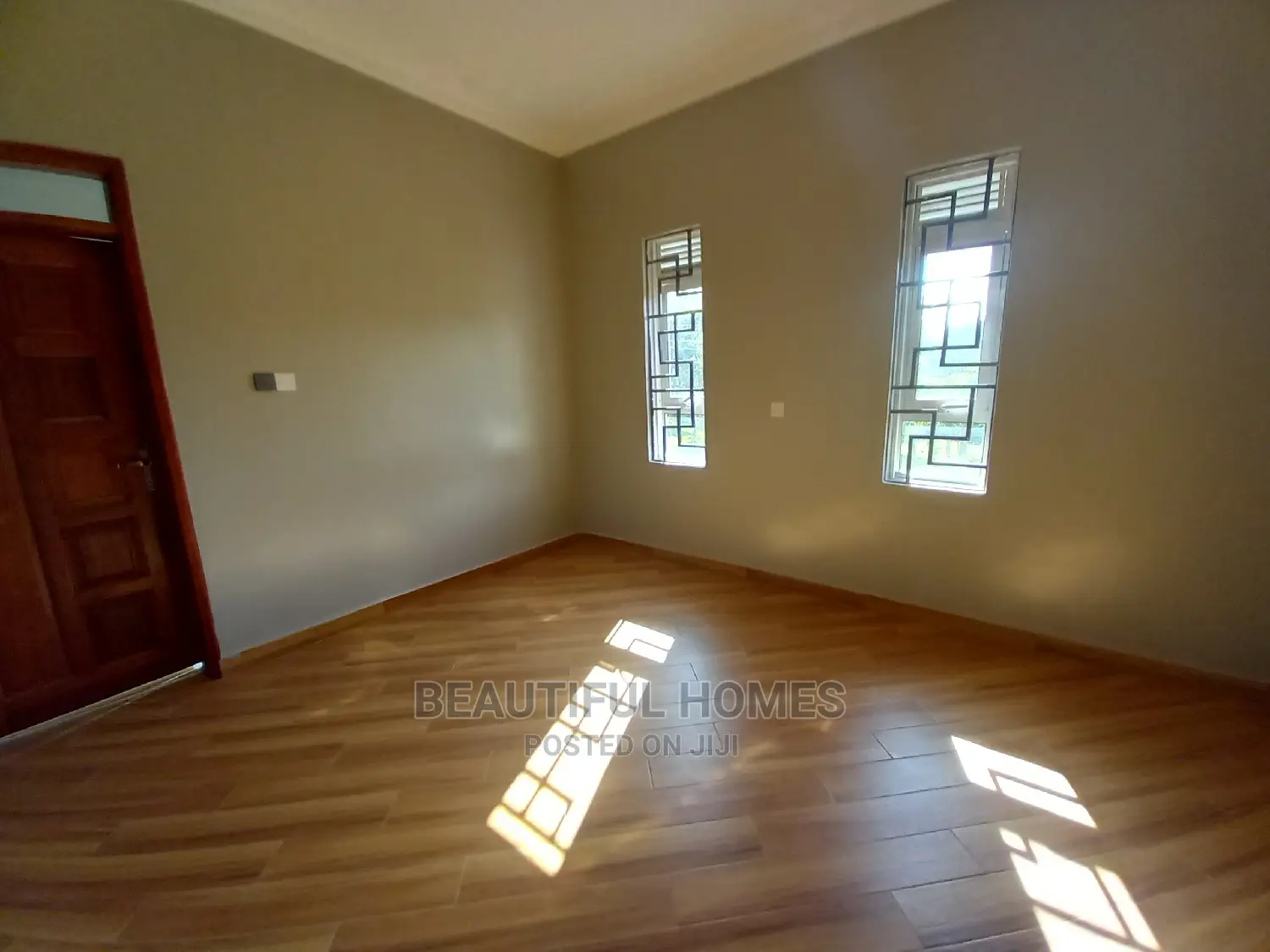 Furnished 6bdrm Duplex in Kiwatule, Central Division for Sale in Central Division