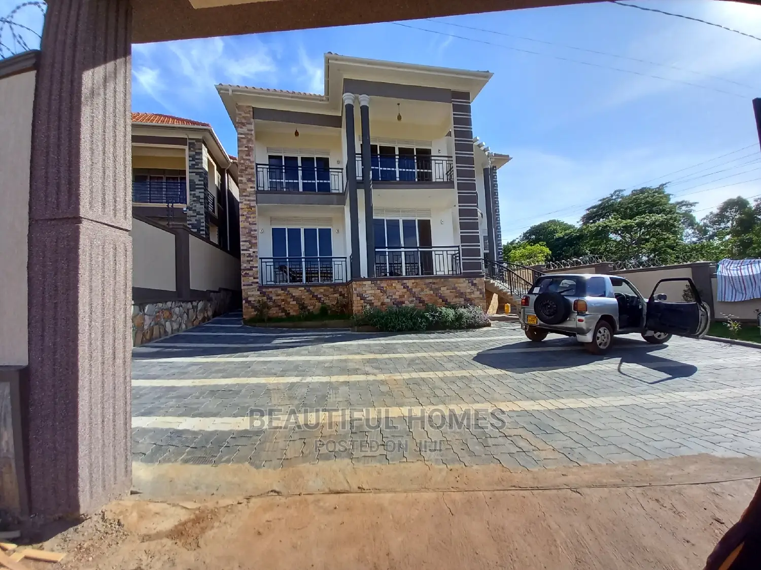 Furnished 6bdrm Mansion in Kiwatule Most, Central Division for Sale in Central Division