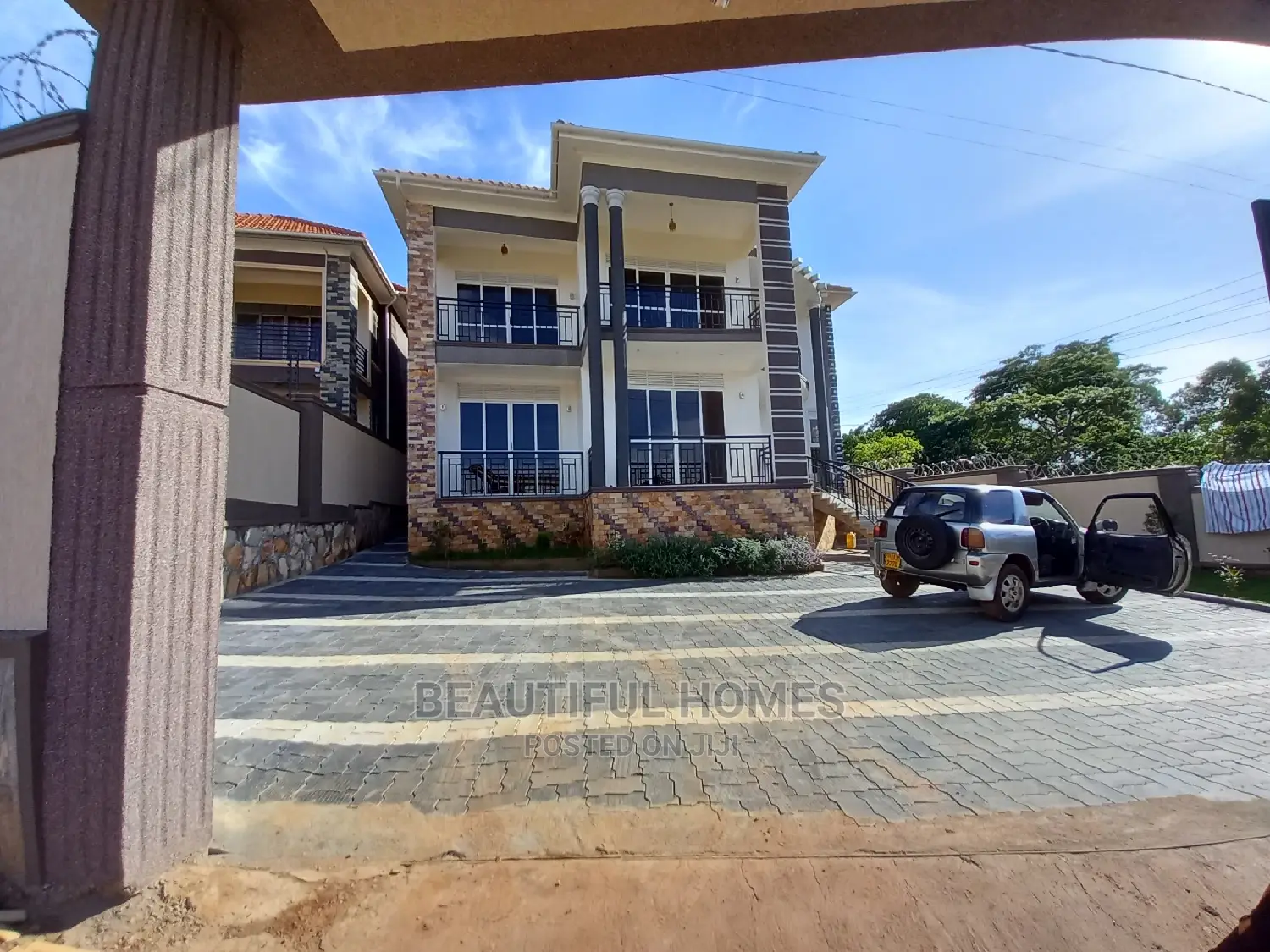 Furnished 6bdrm Mansion in Kiwatule Most, Central Division for Sale in Central Division