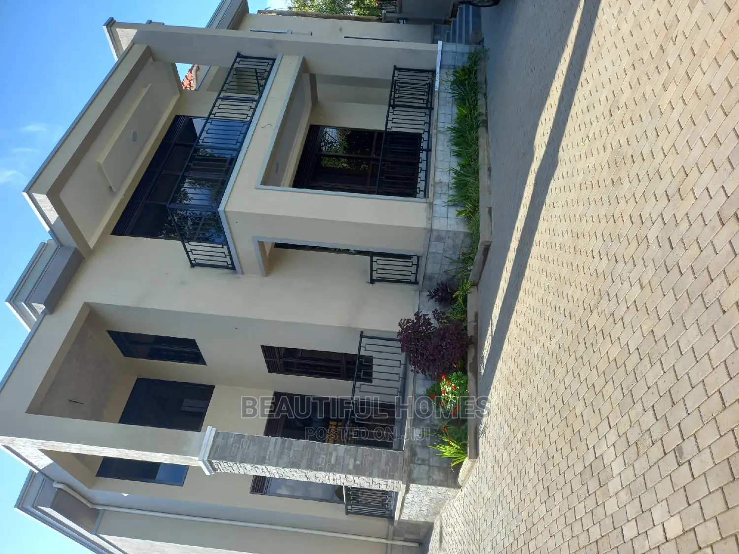 Furnished 6bdrm Mansion in Kiwatule Bidandi, Central Division for Sale in Central Division