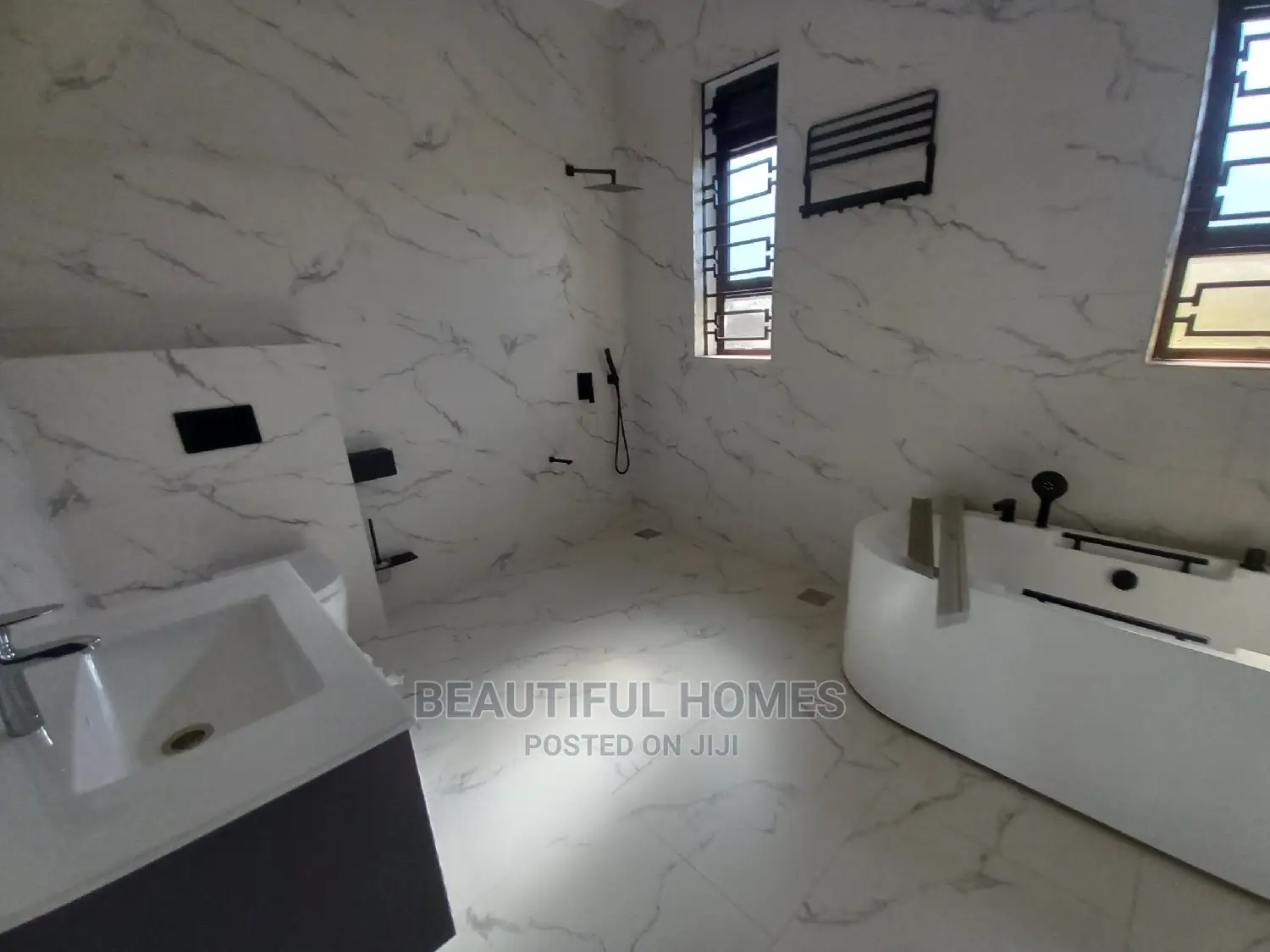 Furnished 6bdrm House in Kiwatule, Central Division for Sale in Central Division