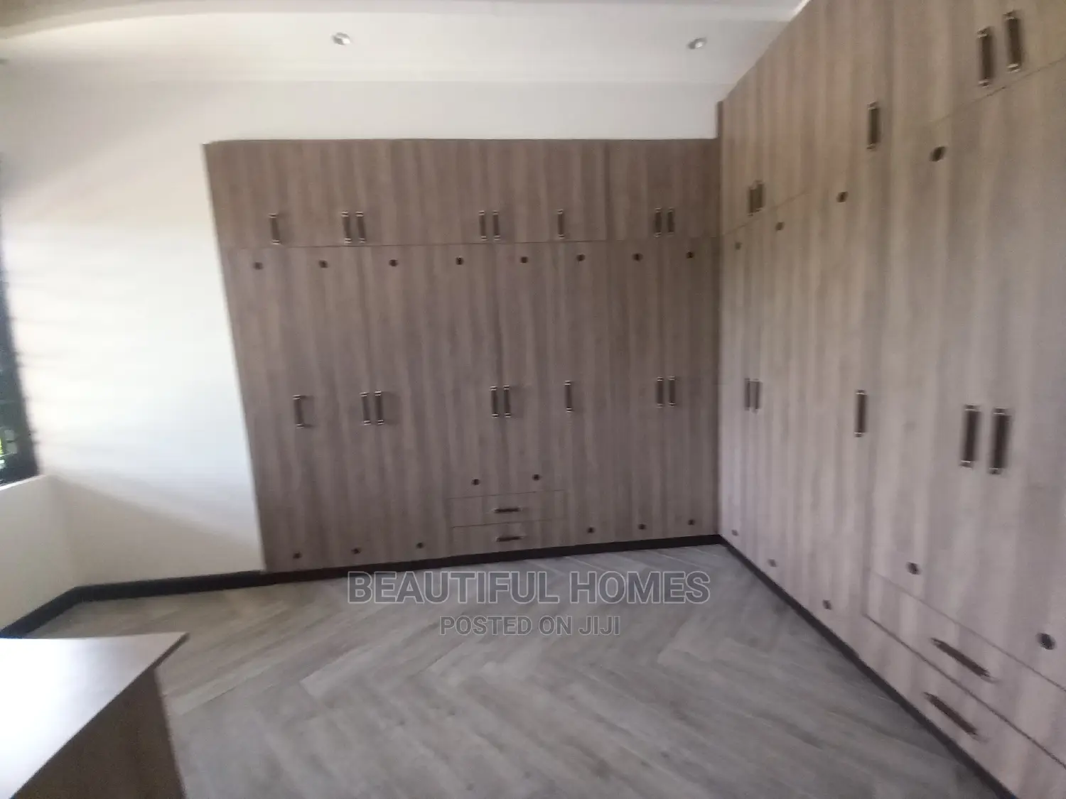 Furnished 6bdrm House in Kiwatule, Central Division for Sale in Central Division