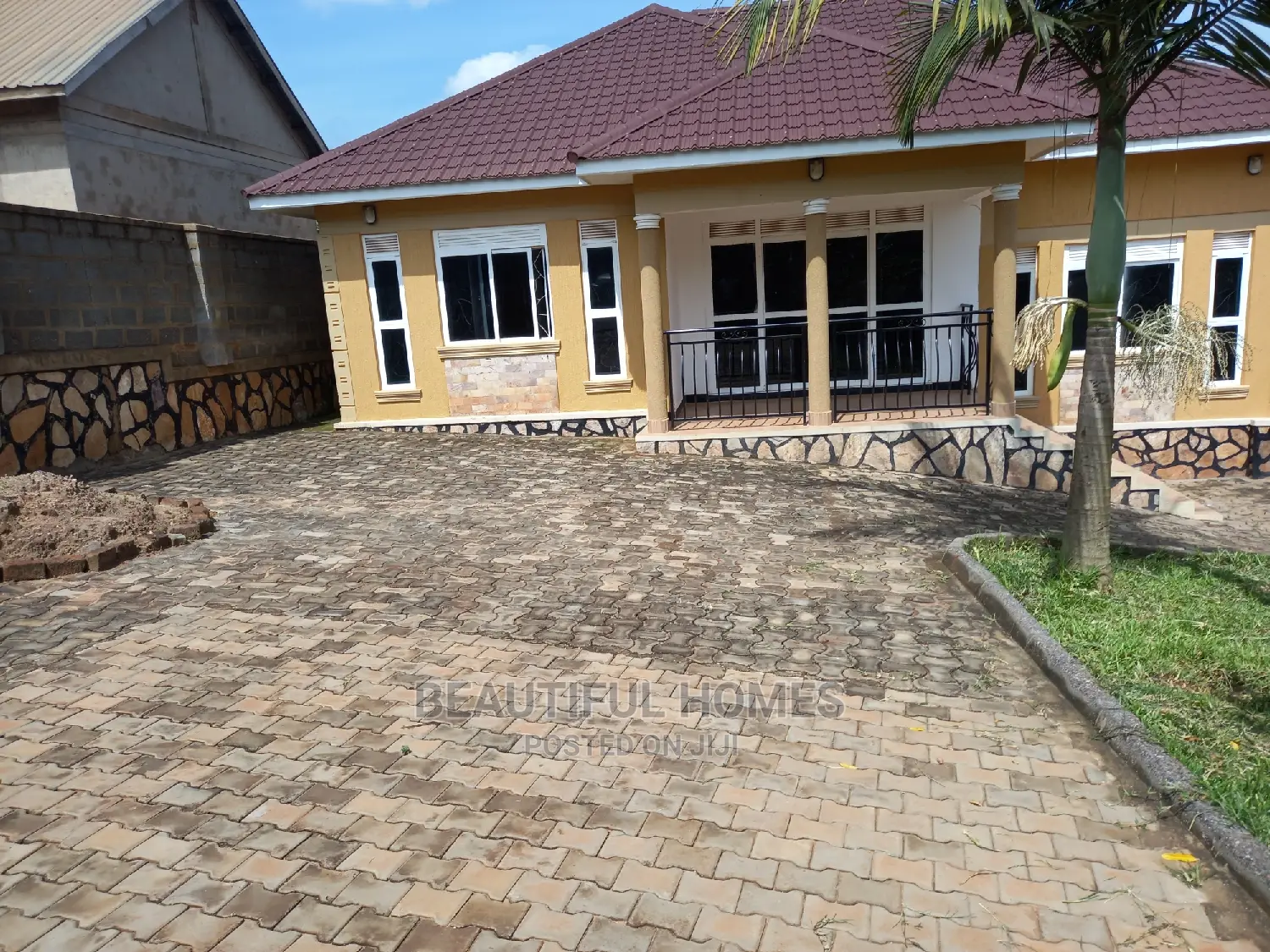 Furnished 3bdrm Bungalow in Kira, Central Division for Sale in Central Division