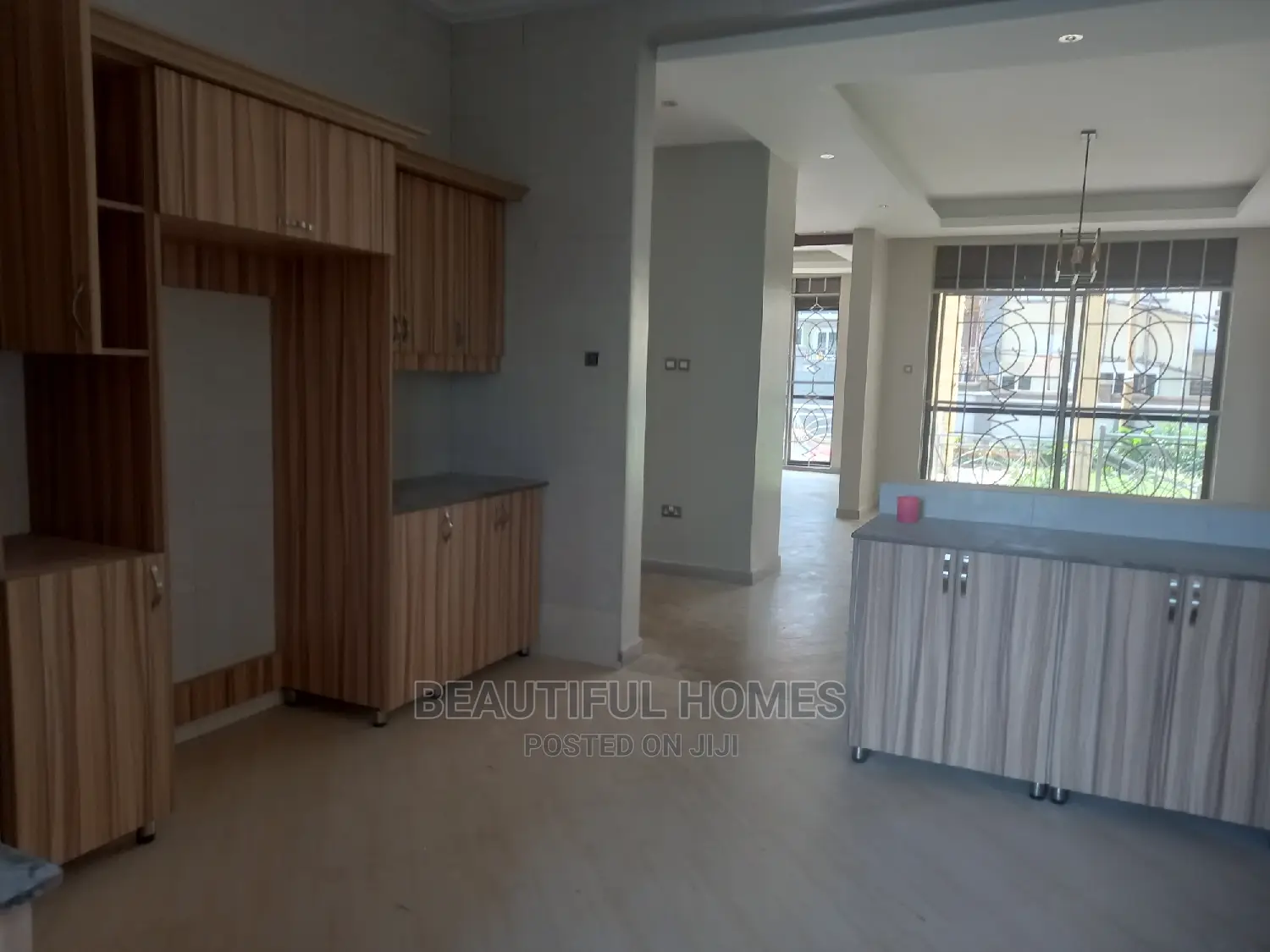 Furnished 6bdrm Mansion in Kyanja First Class, Nakawa for Sale in Nakawa