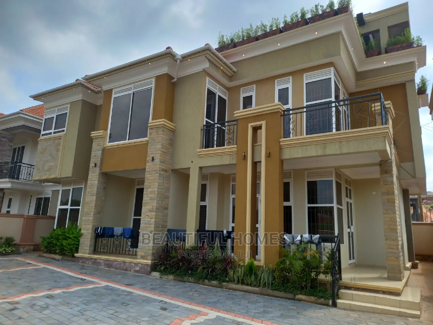 Furnished 5bdrm Mansion in Kyanja, Central Division for Sale in Central Division
