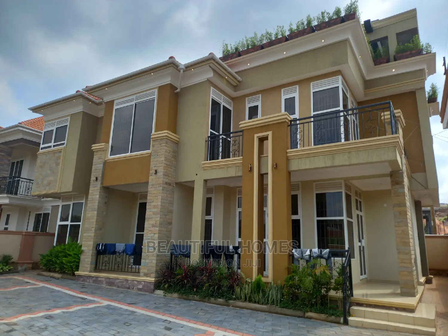 Furnished 5bdrm Mansion in Kyanja, Central Division for Sale in Central Division