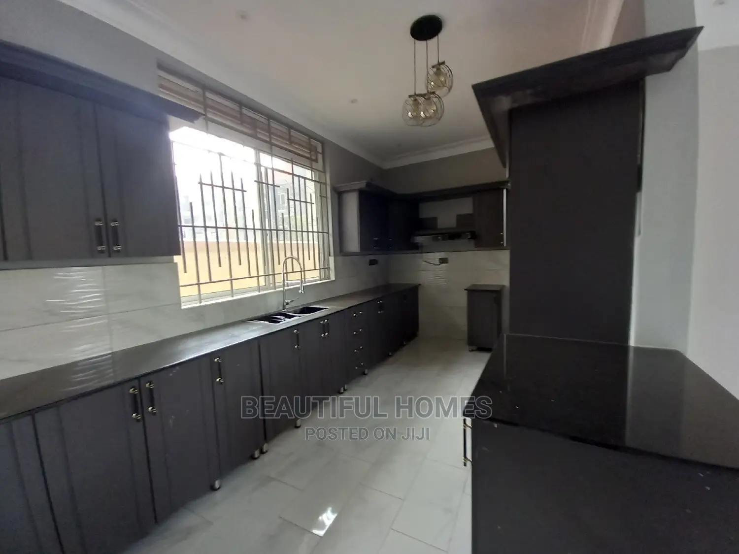 Furnished 5bdrm Duplex in Kyanja Corporate, Central Division for Sale in Central Division