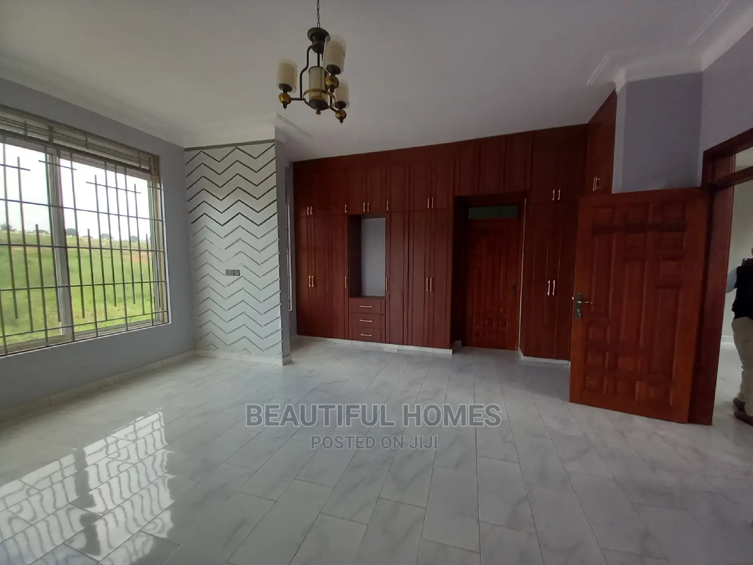 Furnished 5bdrm House in Kyanja, Central Division for Sale in Central Division