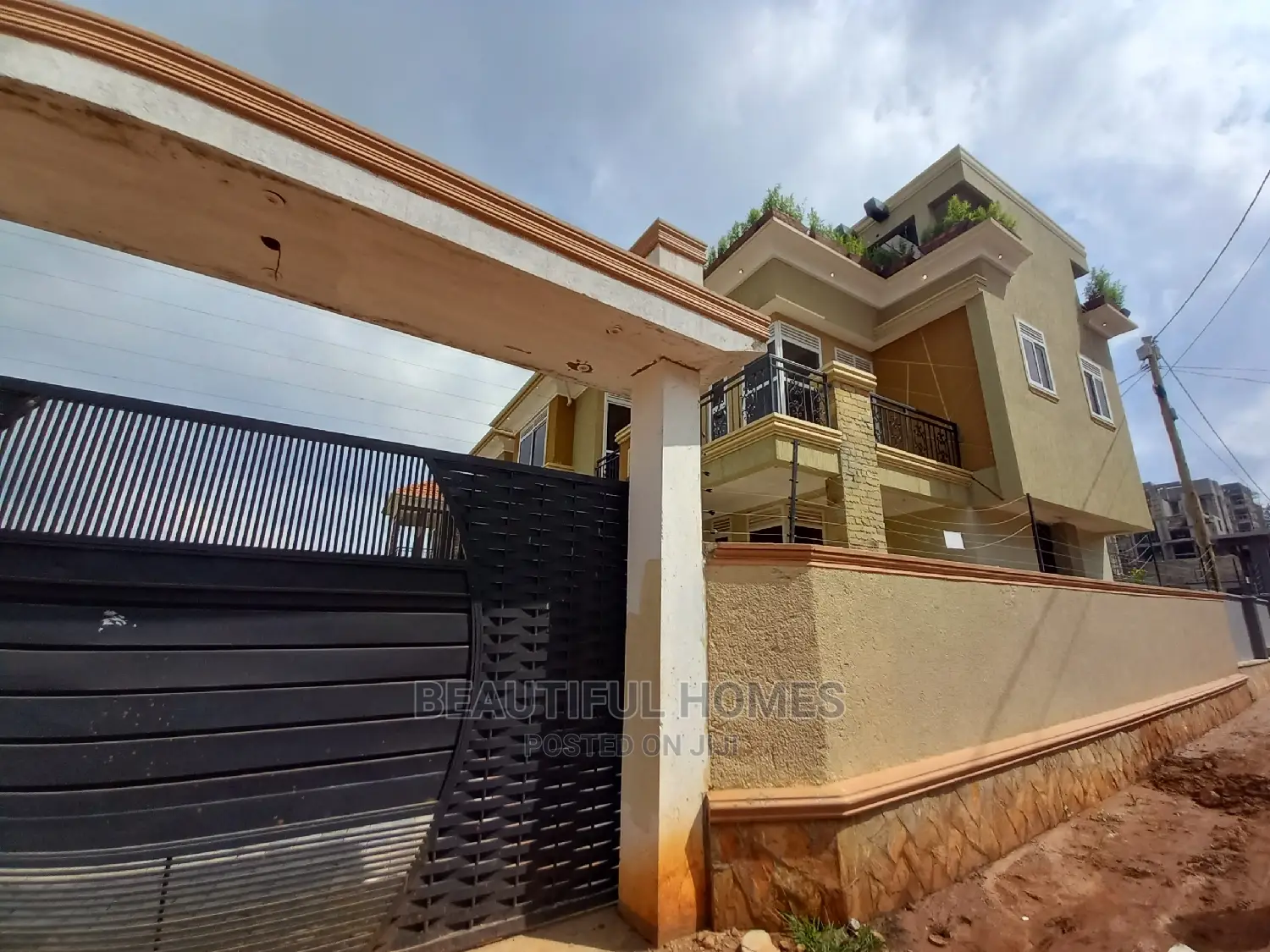 Furnished 5bdrm House in Kyanja, Central Division for Sale in Central Division