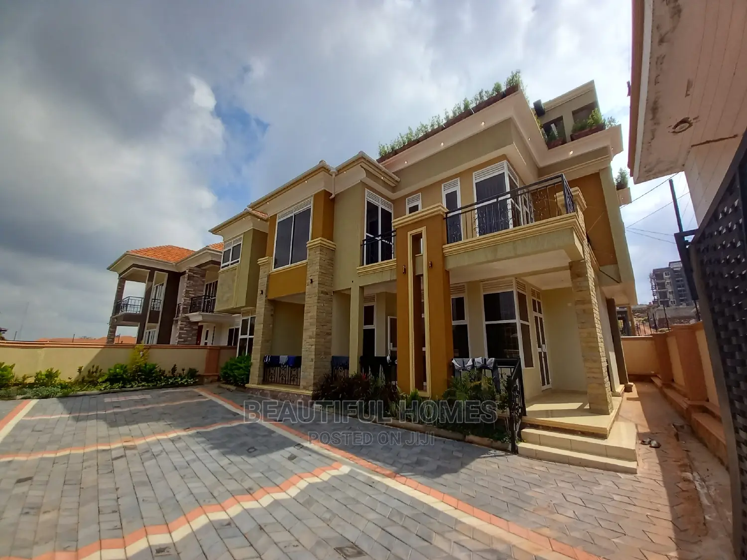 Furnished 5bdrm Mansion in Kyanja, Central Division for Sale in Central Division