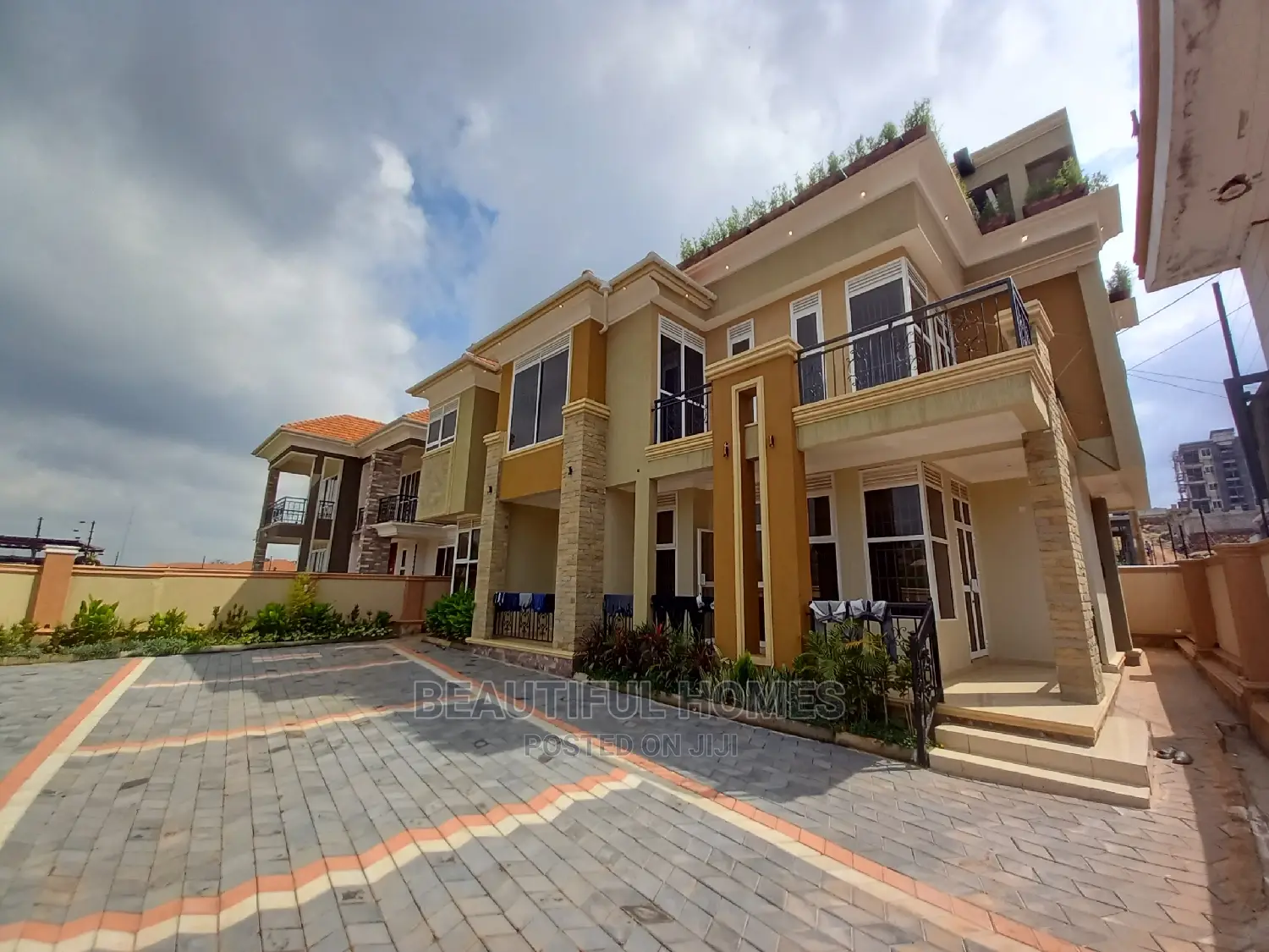 Furnished 5bdrm Mansion in Kyanja, Central Division for Sale in Central Division