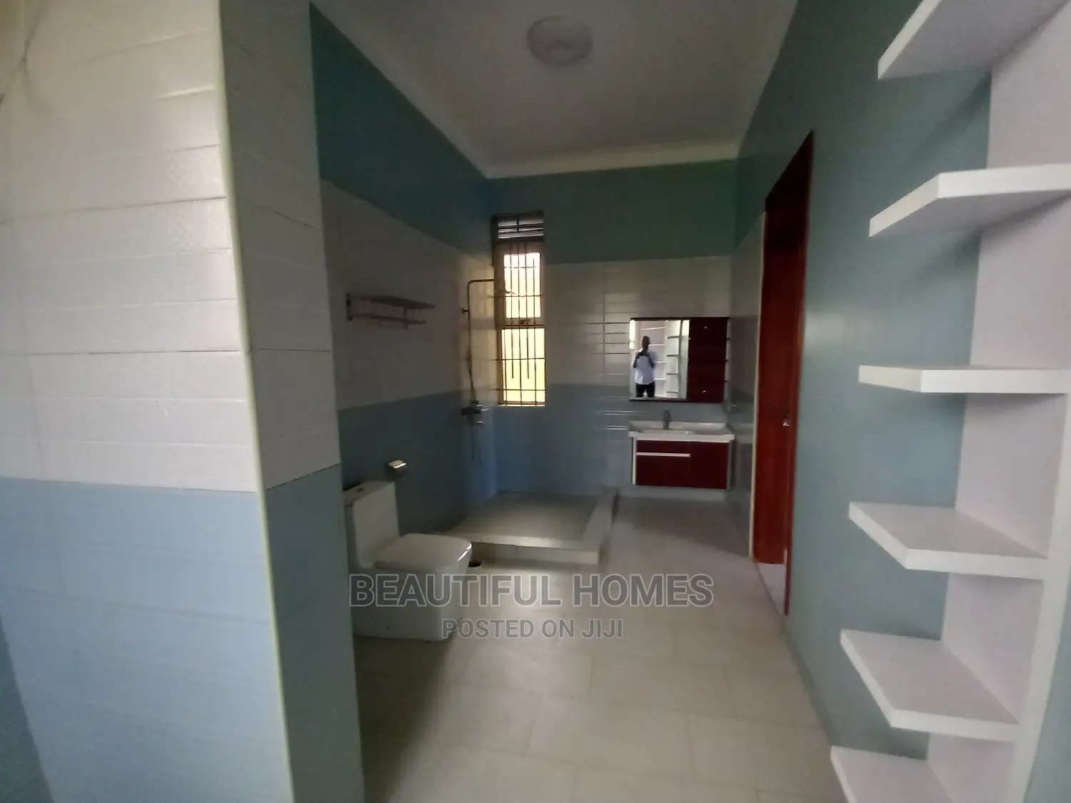 Furnished 5bdrm Mansion in Kyanja, Central Division for Sale in Central Division