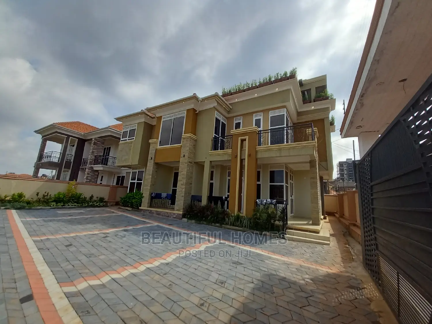 Furnished 5bdrm Mansion in Kyanja, Central Division for Sale in Central Division