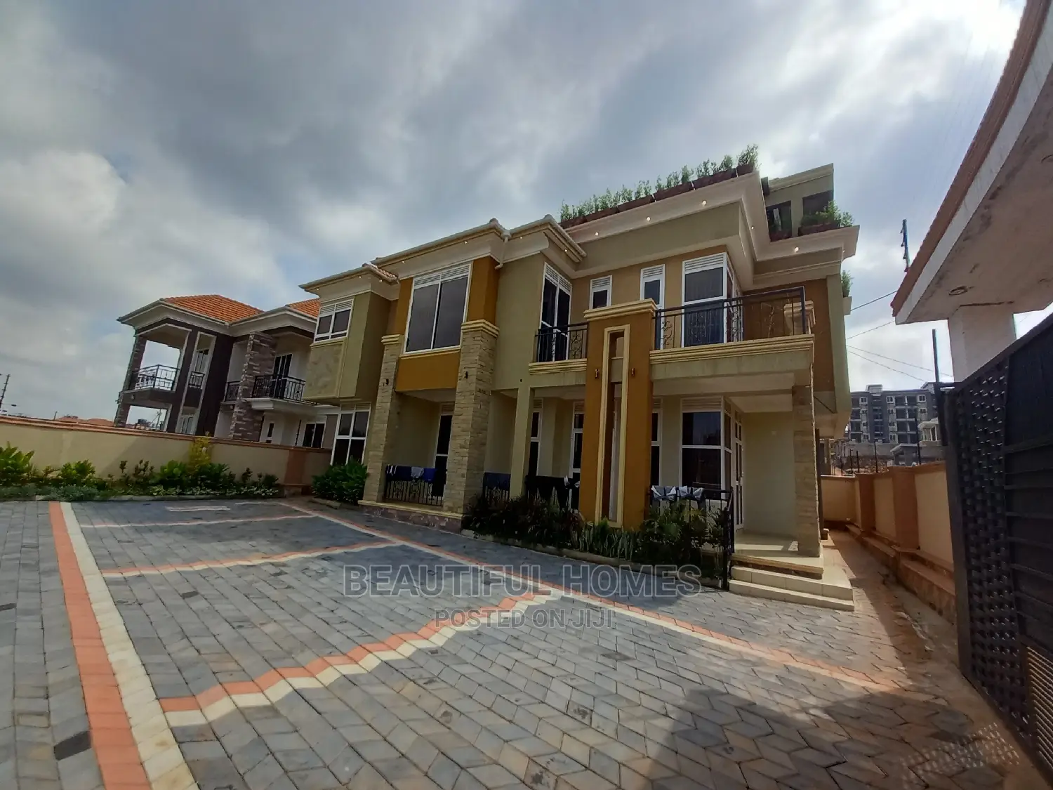 Furnished 5bdrm Mansion in Kyanja, Central Division for Sale in Central Division