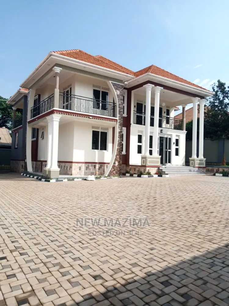 7bdrm Maisonette in Seguku Ntebe Rd, Central Division for Sale in Central Division