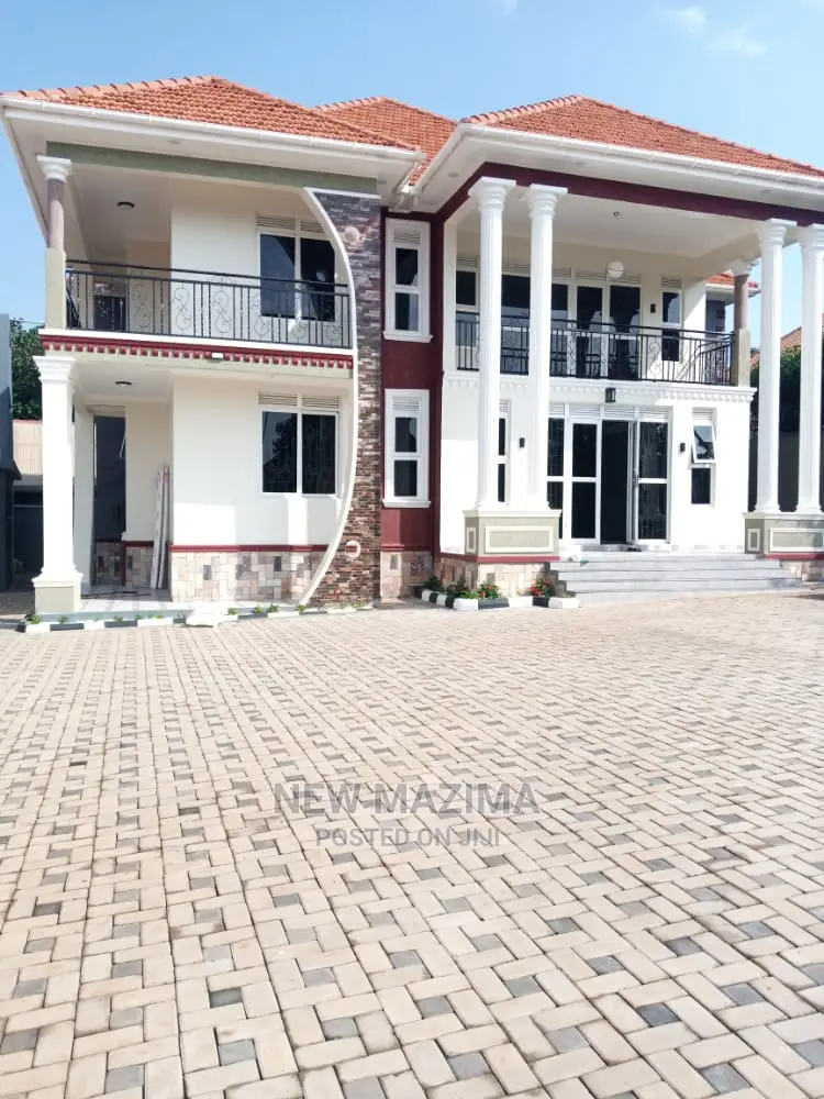 7bdrm Maisonette in Seguku Ntebe Rd, Central Division for Sale in Central Division