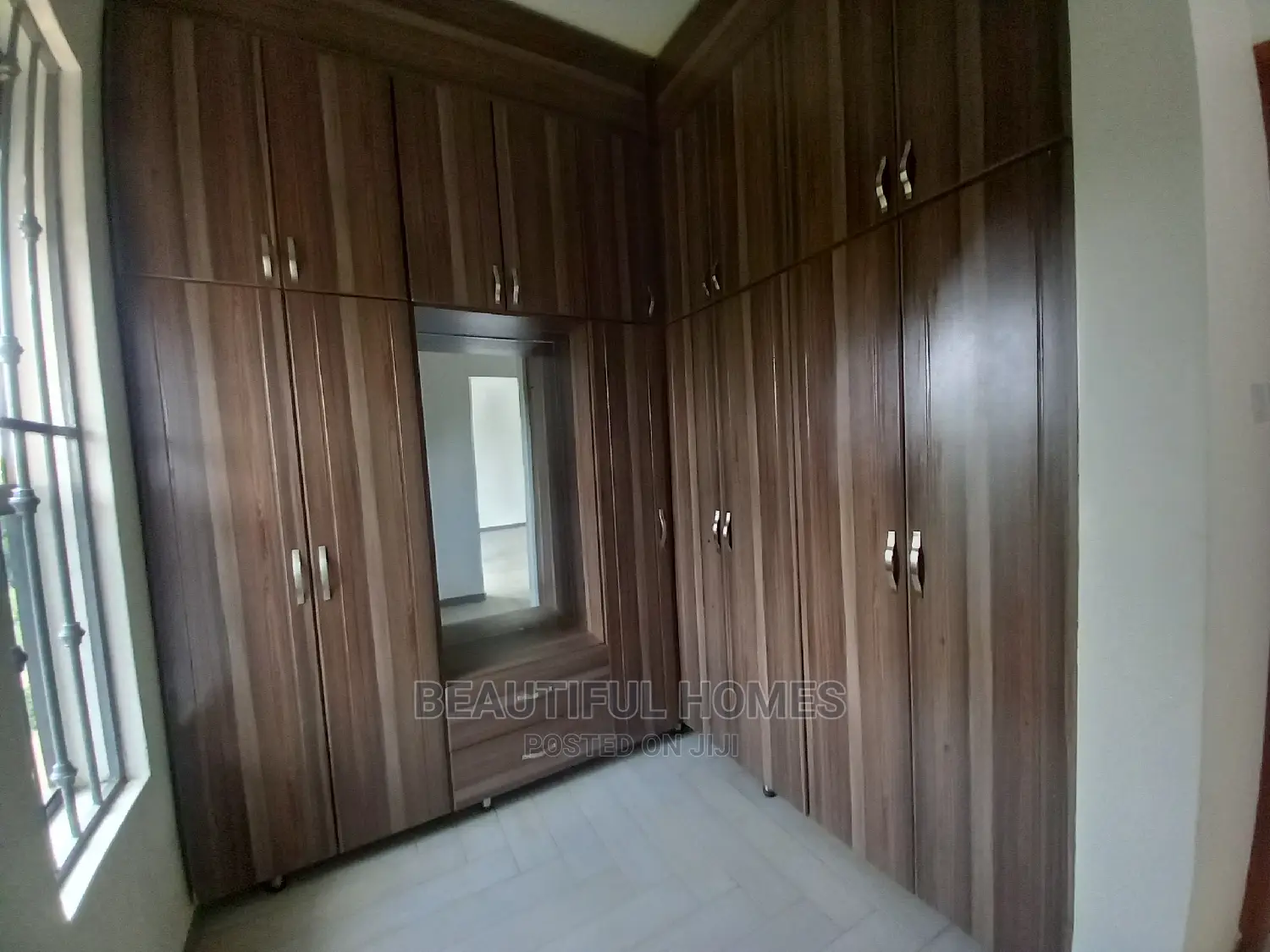 Furnished 5bdrm Mansion in Najjera, Central Division for Sale in Central Division