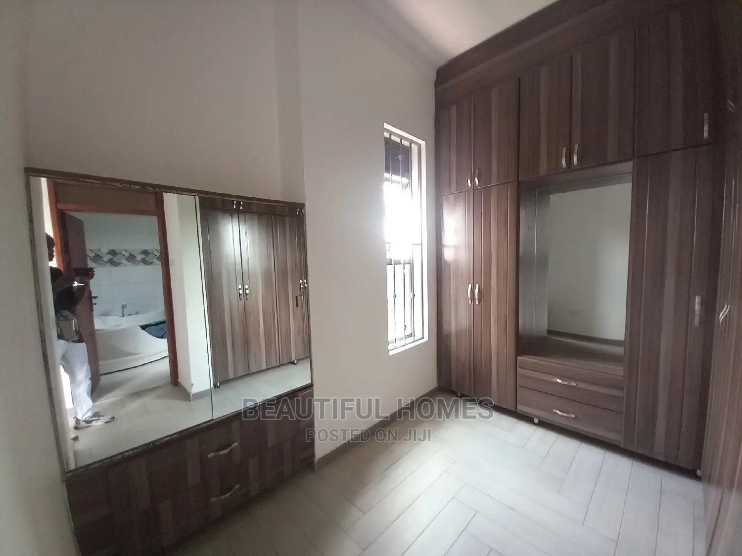 Furnished 5bdrm Mansion in Najjera, Central Division for Sale in Central Division