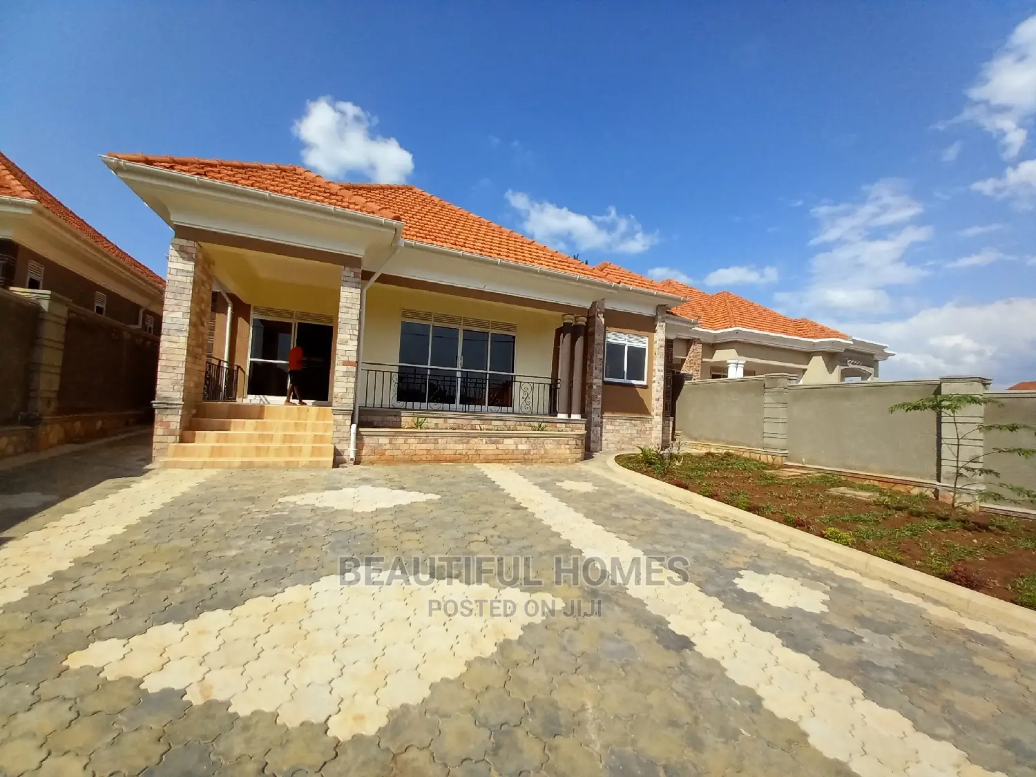 Furnished 4bdrm House in Kira Corporate for Sale in Kira
