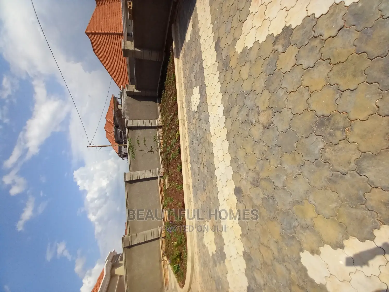 Furnished 4bdrm House in Kira Corporate for Sale in Kira